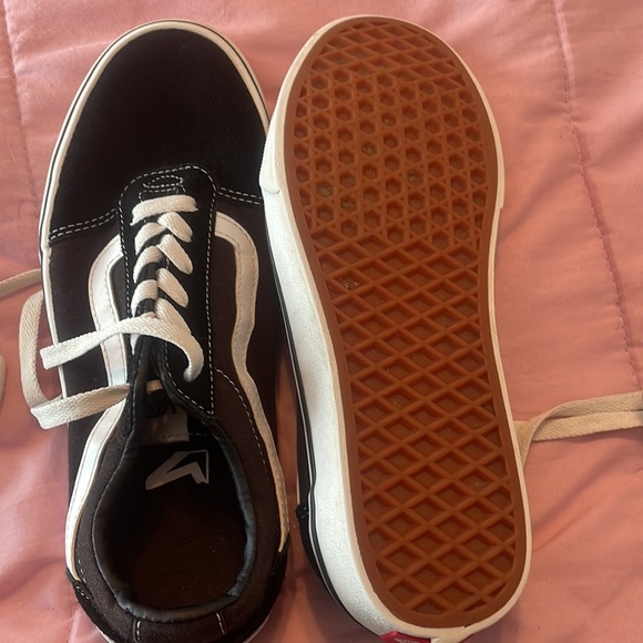 Black &. White Old Skool Vans - Picture 3 of 6